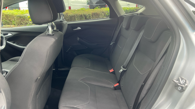 Ford Focus 1.5 TDCi 120 Zetec 5dr Diesel Hatchback